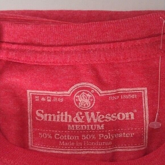 Smith & Wesson Red American Original Distressed Flag Graphic Print Tee Medium - Picture 4 of 4